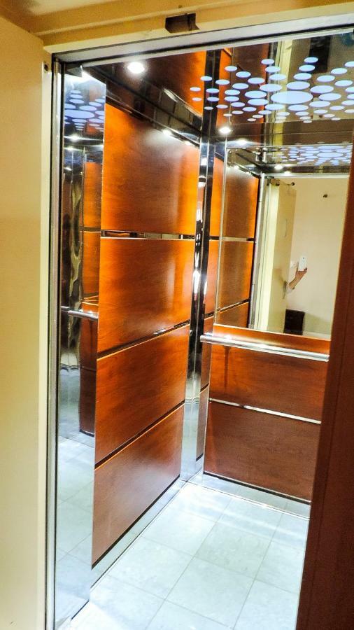 Penthouse Deluxe Apartment At Пирей Экстерьер фото